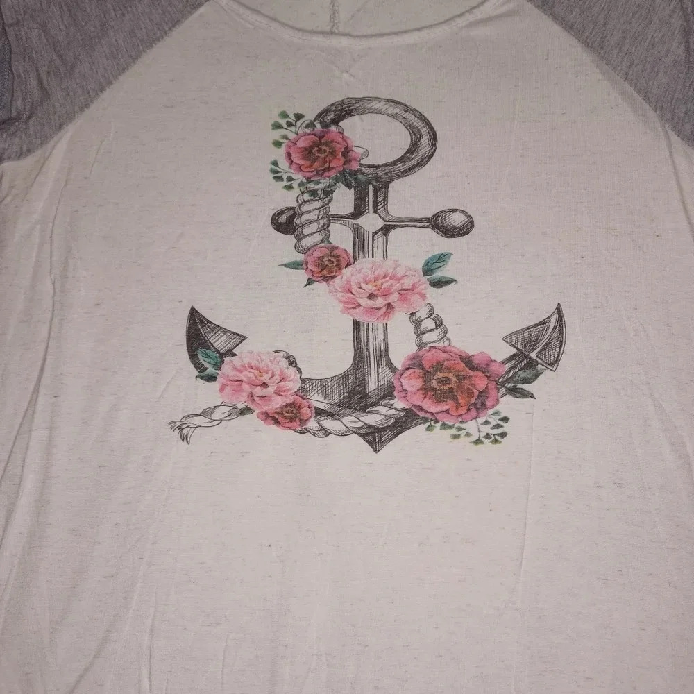 Threads studio T-shirt - Picture 2 of 11